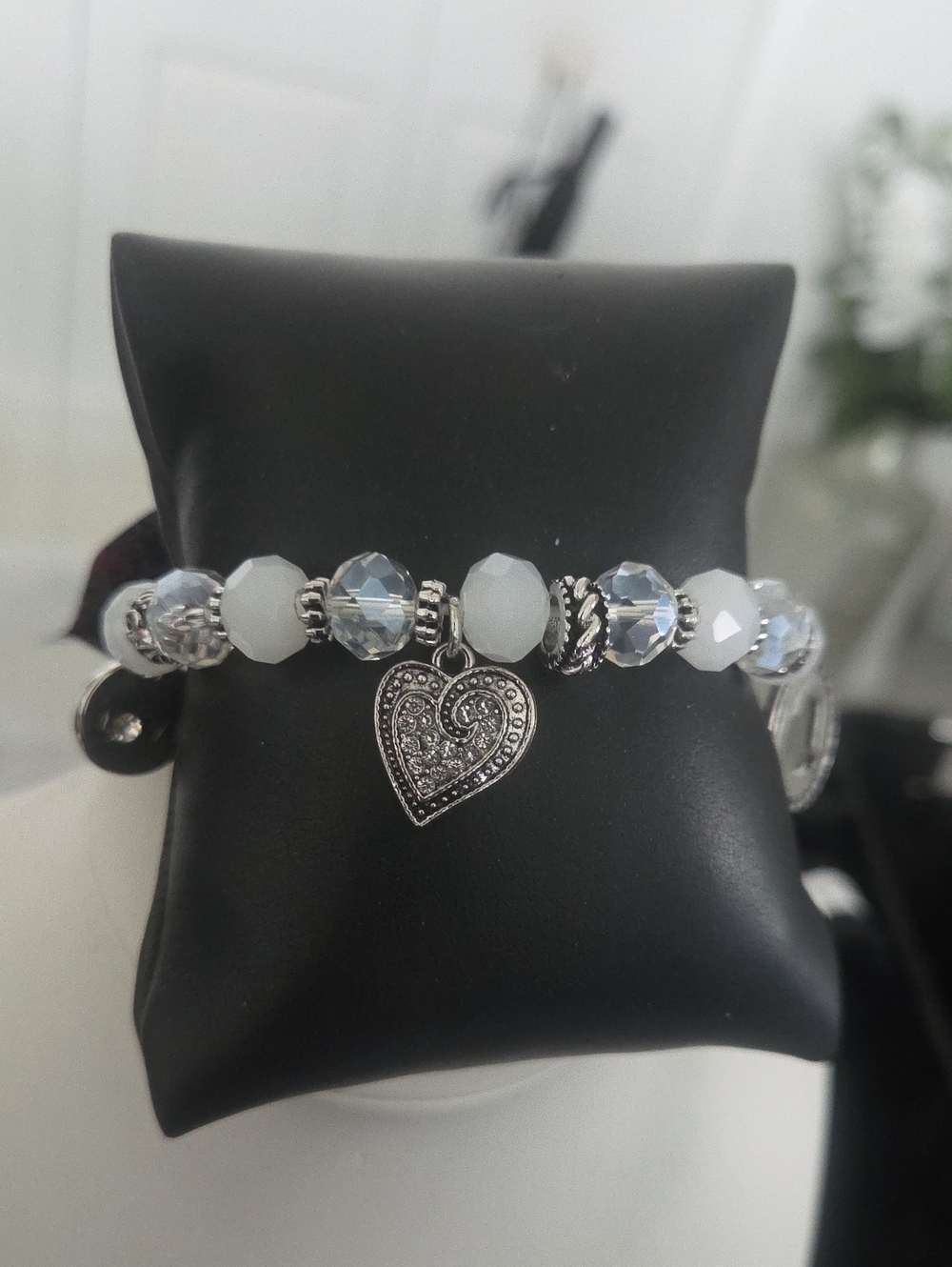 Paparazzi Heart Charm Stretch Bracelet White NWT